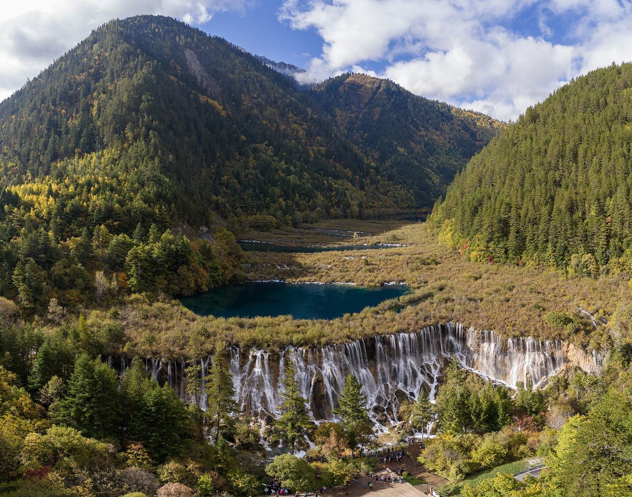 The wide, low curtain of Nuorilang Waterfall